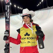 Eileen Gu pe podiumul olimpic