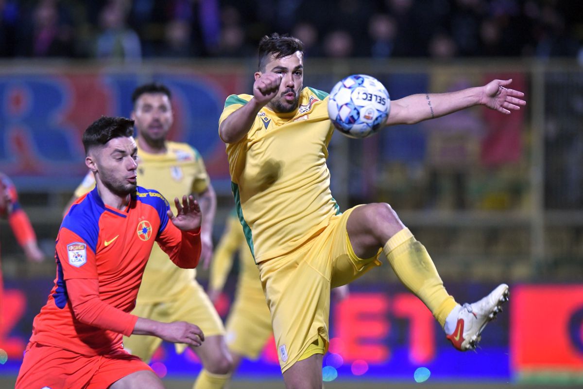 Un jucător de la FCSB, cel mai slab de pe teren în meciul cu CS Mioveni » Cât a luat fotbalistul criticat de Becali