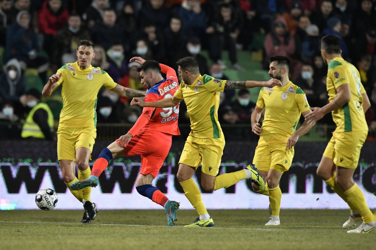 FCSB, criticată în direct: „Glumă, glumă, dar nu jucăm nimic! Ăsta nu e jocul Stelei, nu e joc de campioană”