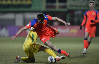 Jucătorul de „milioane” de la FCSB l-a „trădat” pe Becali » Vinovat la gol, schimbat la pauză