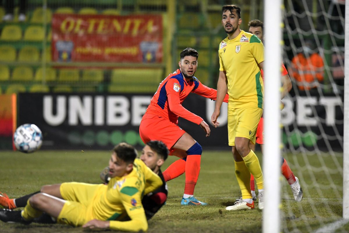 FCSB, criticată în direct: „Glumă, glumă, dar nu jucăm nimic! Ăsta nu e jocul Stelei, nu e joc de campioană”