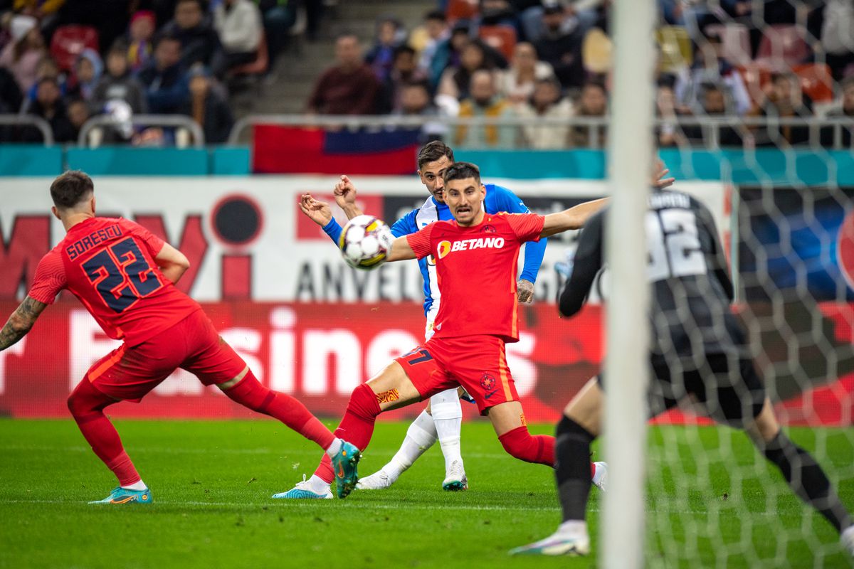 „Ce să plătesc, mă? Nu sunt mulțumit!” » Becali se gândește să renunțe la un titular de la FCSB: „O să vorbesc cu Pintilii”