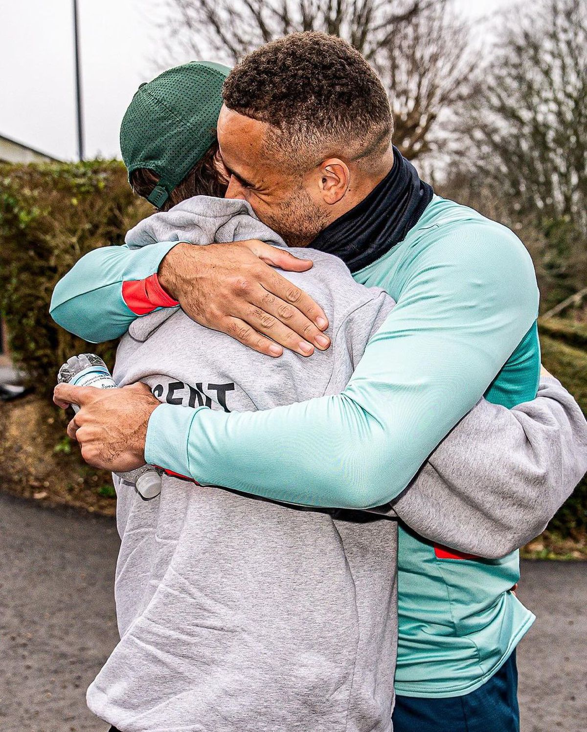 Tom Lockyer reface filmul zilei în care inima i s-a oprit timp de două minute și 40 de secunde » Mărturie cutremurătoare la două luni de când s-a prăbușit pe teren