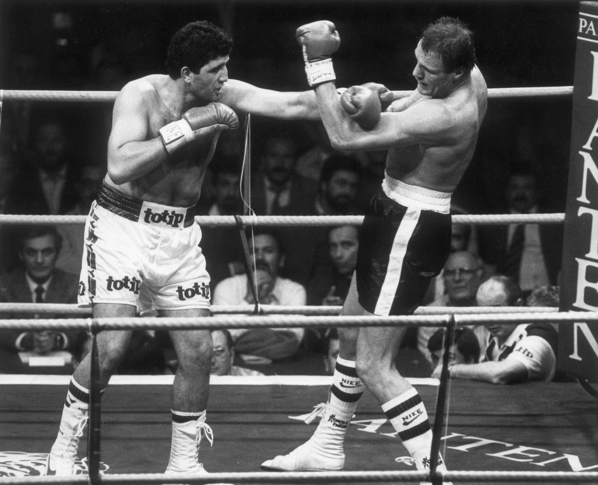 „Am dat mâna cu șeful mafiei Gambino” » Interviu de la Ploiești cu o legendă a boxului: acuzat de aranjament pentru a ajunge la Mike Tyson