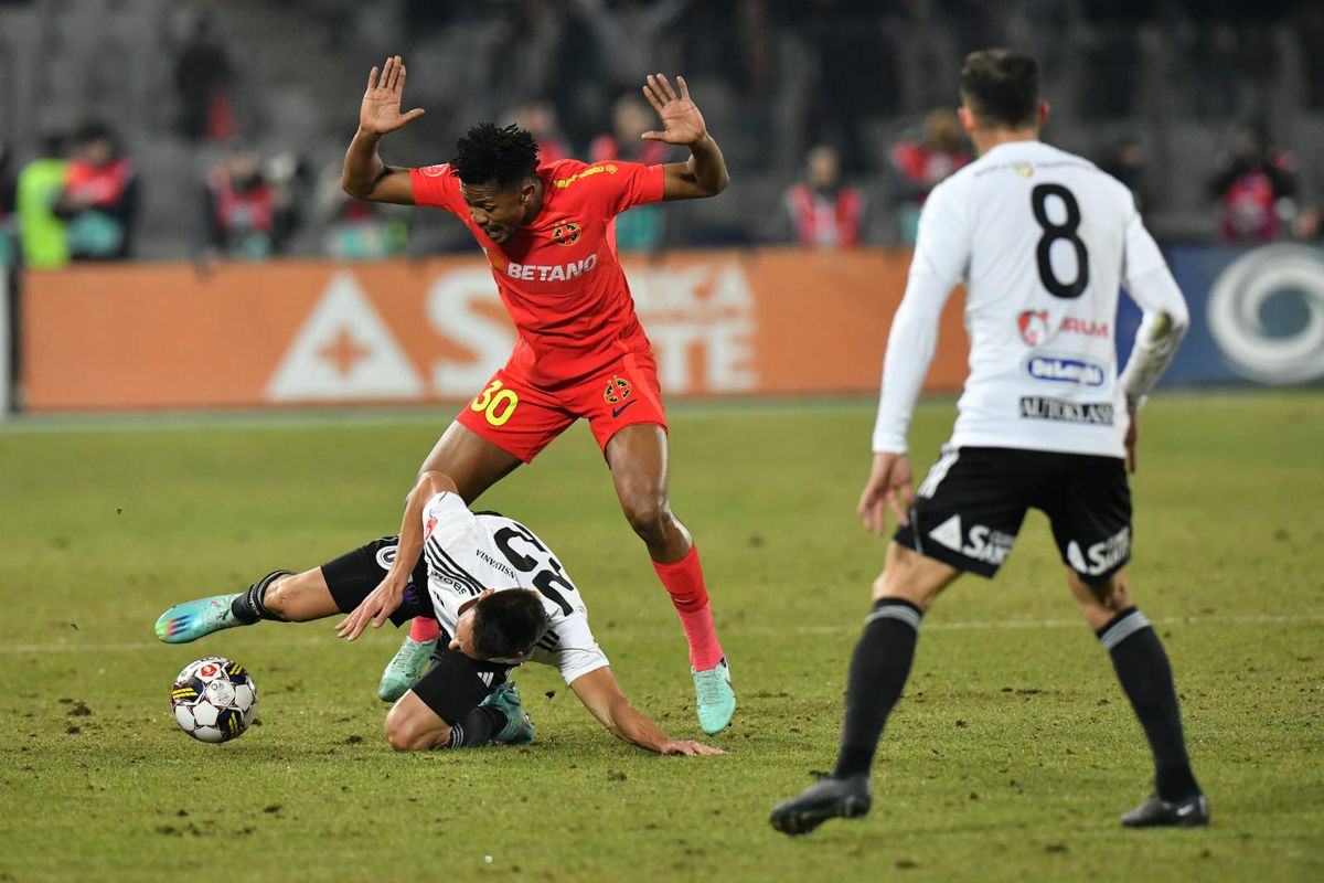 Mihai Stoica a avut un remarcat-surpriză în U Cluj - FCSB: „Excepțional! Mulți își dădeau coate când l-au văzut”