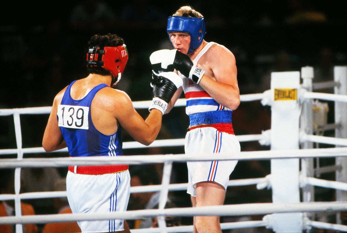 „Am dat mâna cu șeful mafiei Gambino” » Interviu de la Ploiești cu o legendă a boxului: acuzat de aranjament pentru a ajunge la Mike Tyson