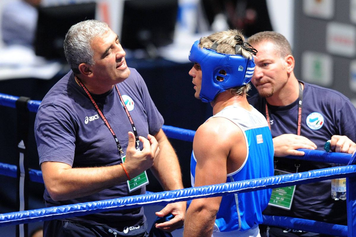 „Am dat mâna cu șeful mafiei Gambino” » Interviu de la Ploiești cu o legendă a boxului: acuzat de aranjament pentru a ajunge la Mike Tyson