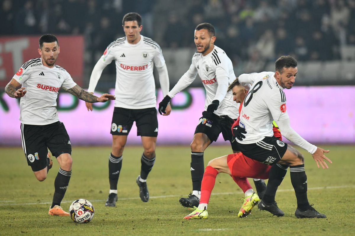 Basarab Panduru nu are milă de FCSB: „Să spună mulțumesc pentru egal! A fost un meci foarte slab. Parcă a venit pe jos la Cluj”