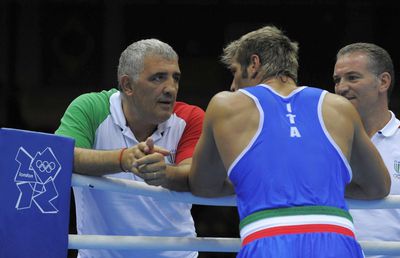 „Am dat mâna cu șeful mafiei Gambino” » Interviu de la Ploiești cu o legendă a boxului: acuzat de aranjament pentru a ajunge la Mike Tyson