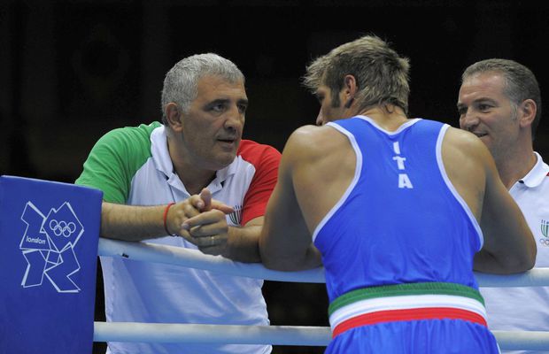 „Am dat mâna cu șeful mafiei Gambino” » Interviu de la Ploiești cu o legendă a boxului: acuzat de aranjament pentru a ajunge la Mike Tyson