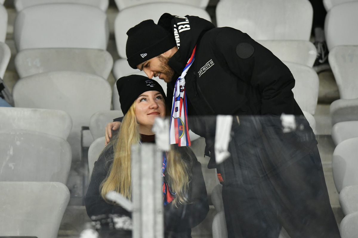 Atmosferă superbă la U Cluj - FCSB » Număr impresionant de roș-albaștri „infiltrați” printre ardeleni