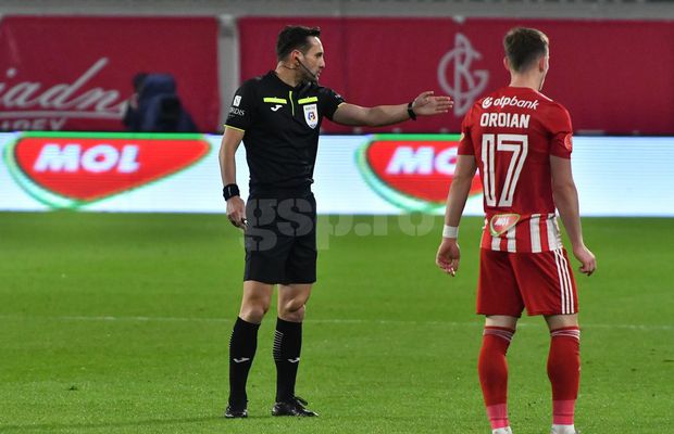 Reacție virulentă după arbitrajul din Sepsi - Farul: „E o porcărie! A dat pentru că avea conștiința încărcată”
