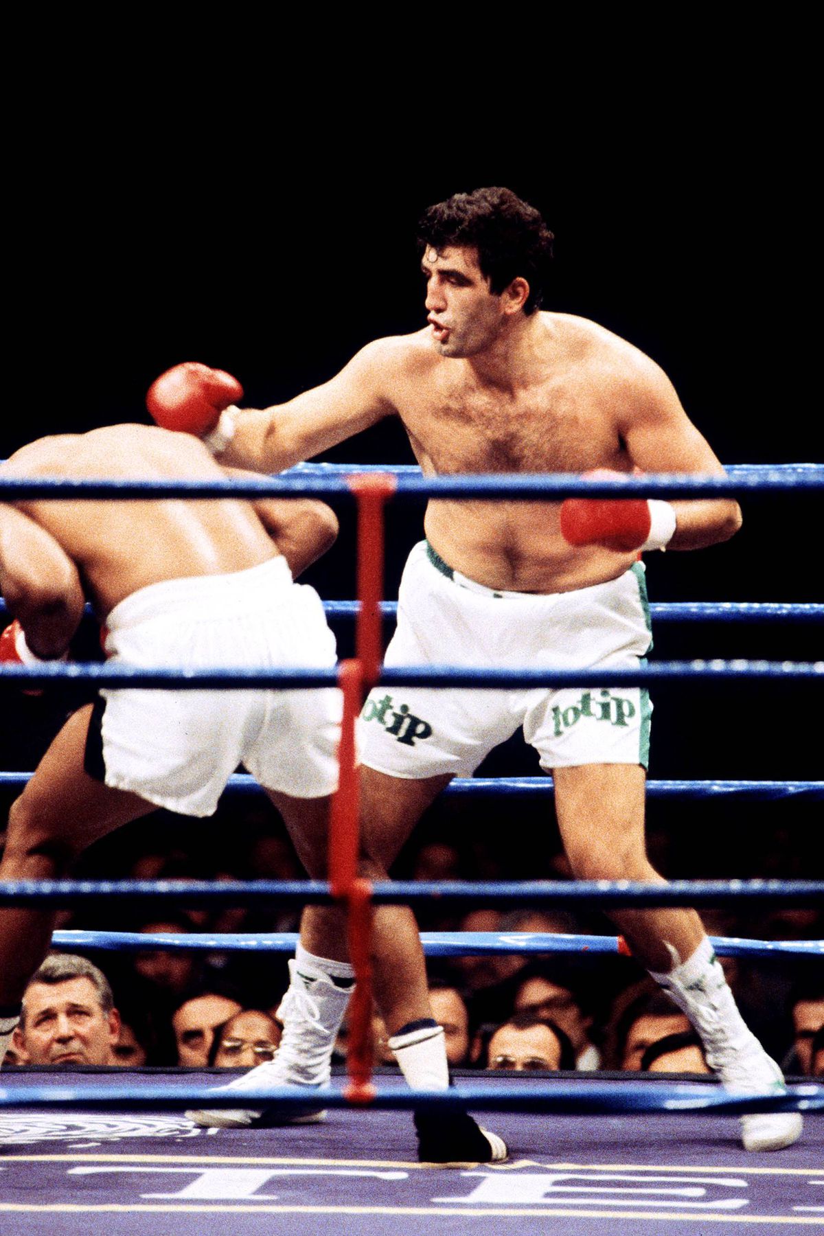 „Am dat mâna cu șeful mafiei Gambino” » Interviu de la Ploiești cu o legendă a boxului: acuzat de aranjament pentru a ajunge la Mike Tyson