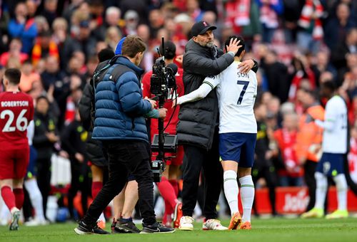 Jurgen Klopp și Heung-Min Son.