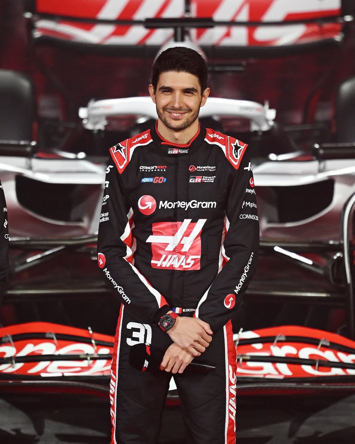 Show la Londra! Pentru prima dată, toate echipele și-au prezentat monoposturile simultan: Hamilton, prima apariție la Ferrari + huiduieli pentru Verstappen și FIA