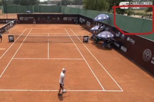 Focuri de armă în timpul unui meci de tenis din Republica Congo/Foto: captură X