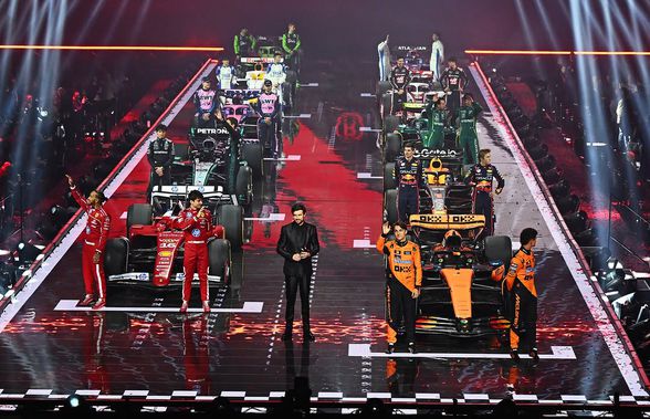 Show la Londra! Pentru prima dată, toate echipele și-au prezentat monoposturile simultan: Hamilton, prima apariție la Ferrari + huiduieli pentru Verstappen și FIA