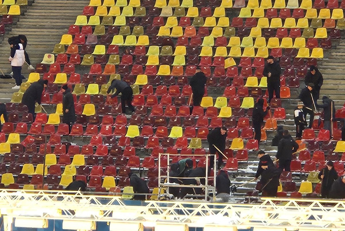 Suporterii FCSB l-au ascultat pe Mihai Stoica » Imaginile serii, pe Arena Națională: câți au venit la deszăpezire