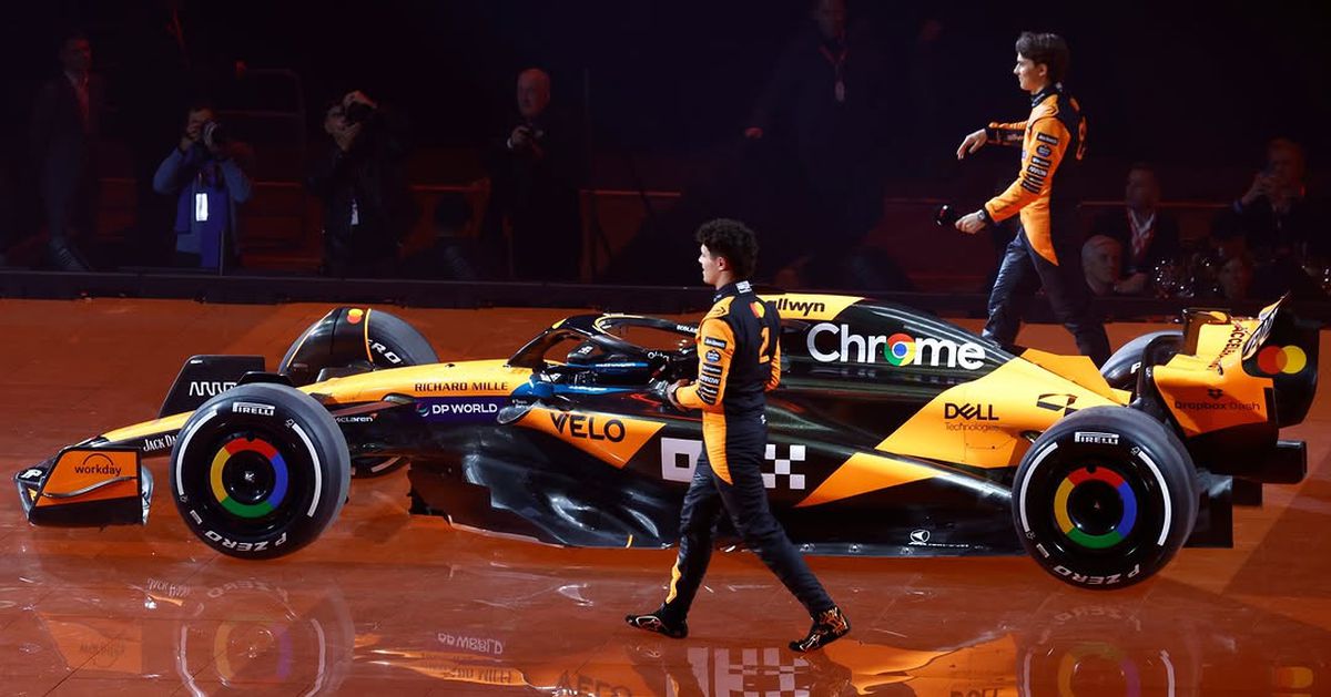 Show la Londra! Pentru prima dată, toate echipele și-au prezentat monoposturile simultan: Hamilton, prima apariție la Ferrari + huiduieli pentru Verstappen și FIA