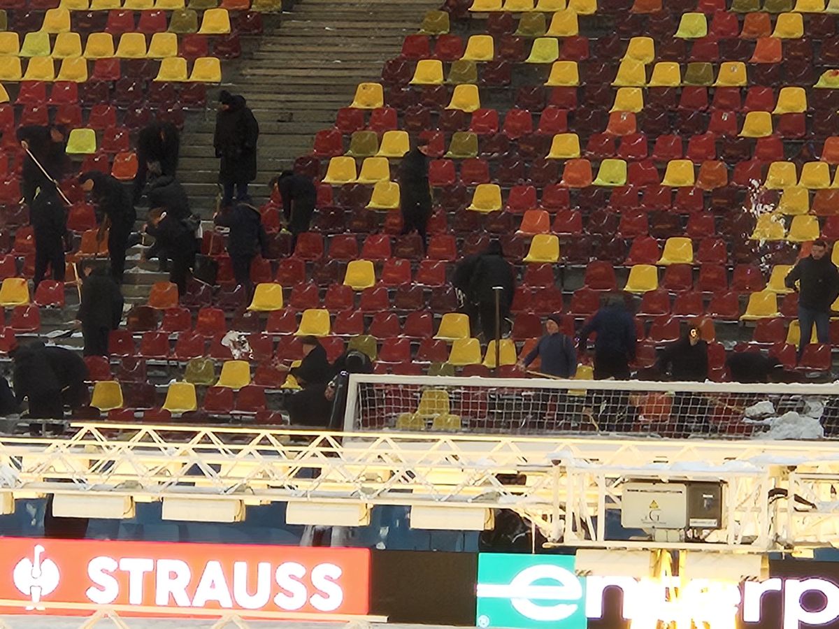 Suporterii FCSB l-au ascultat pe Mihai Stoica » Imaginile serii, pe Arena Națională: câți au venit la deszăpezire