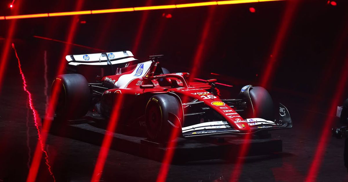 Show la Londra! Pentru prima dată, toate echipele și-au prezentat monoposturile simultan: Hamilton, prima apariție la Ferrari + huiduieli pentru Verstappen și FIA