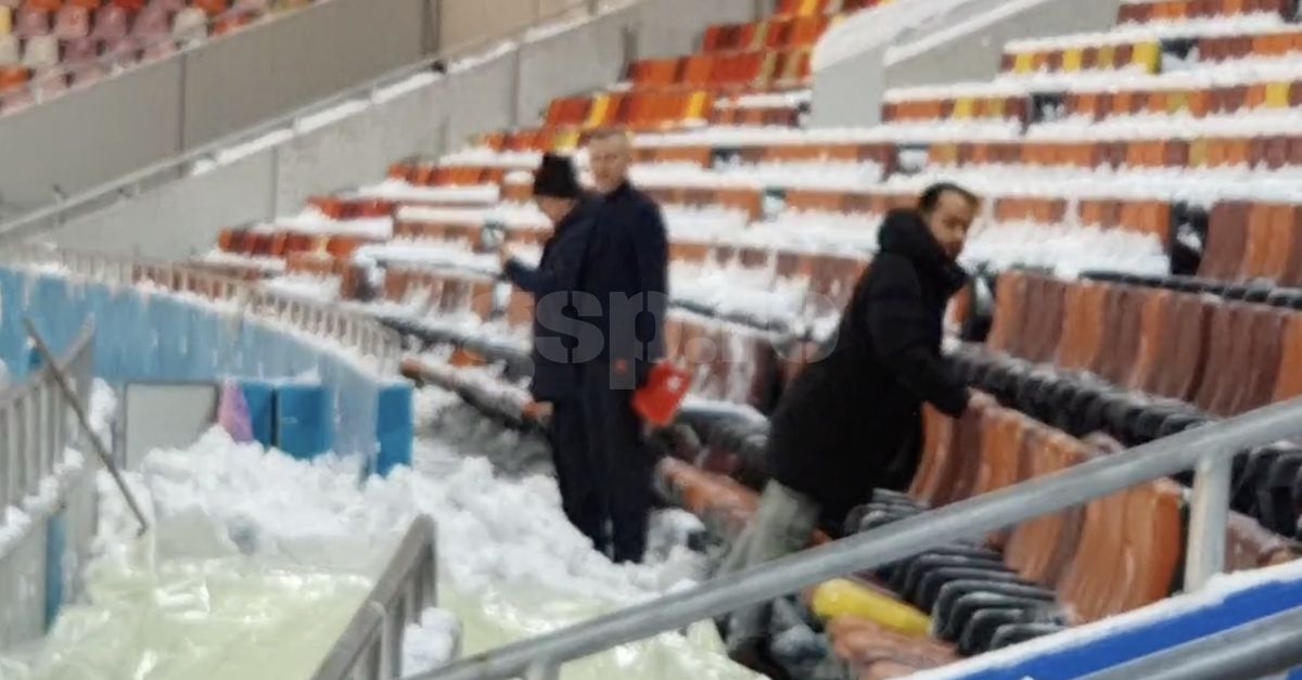 MM Stoica a pus umărul la deszăpezire