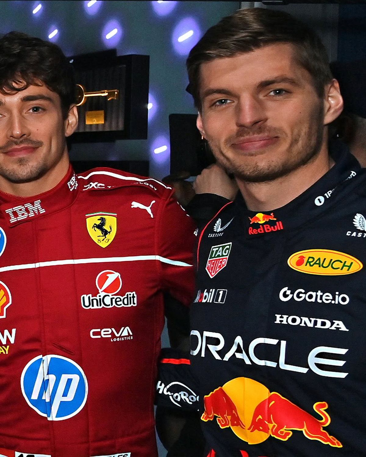 Show la Londra! Pentru prima dată, toate echipele și-au prezentat monoposturile simultan: Hamilton, prima apariție la Ferrari + huiduieli pentru Verstappen și FIA