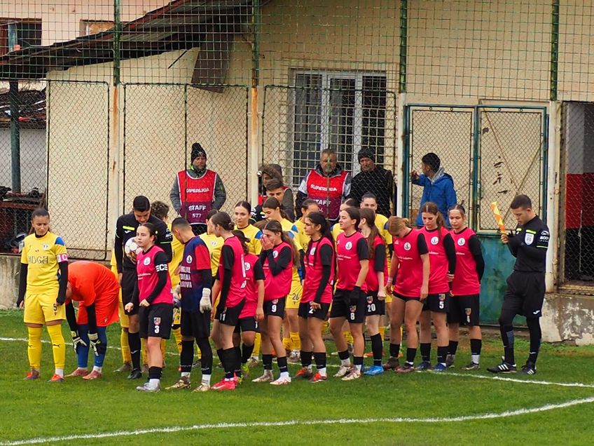 Imagini de la ACS Prahova Ploiești - Petrolul Ploiești, Estera Prunar (numărul 8)