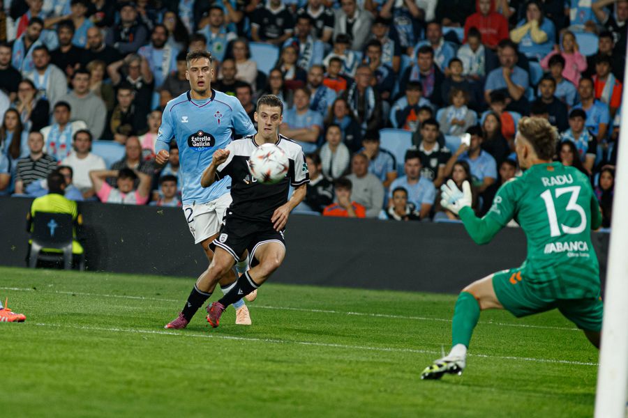 Ionuț Radu, înainte de duelul cu Răzvan Lucescu: „Este o mândrie să fiu aici”