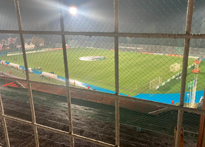 Imagini-șoc în Conference League! Suporteri „băgați la închisoare”