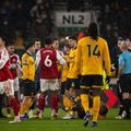 Jucătorii lui Arsenal și Wolverhamton s-au certat la final, după incidentul dintre Gabriel Jesus (stânga) și Yerson Mosquera (căzut) / Foto: Imago