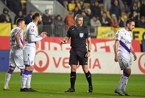 Radu Petrescu a făcut praf meciul Petrolul - FC Argeș. Foto: sportpictures.eu