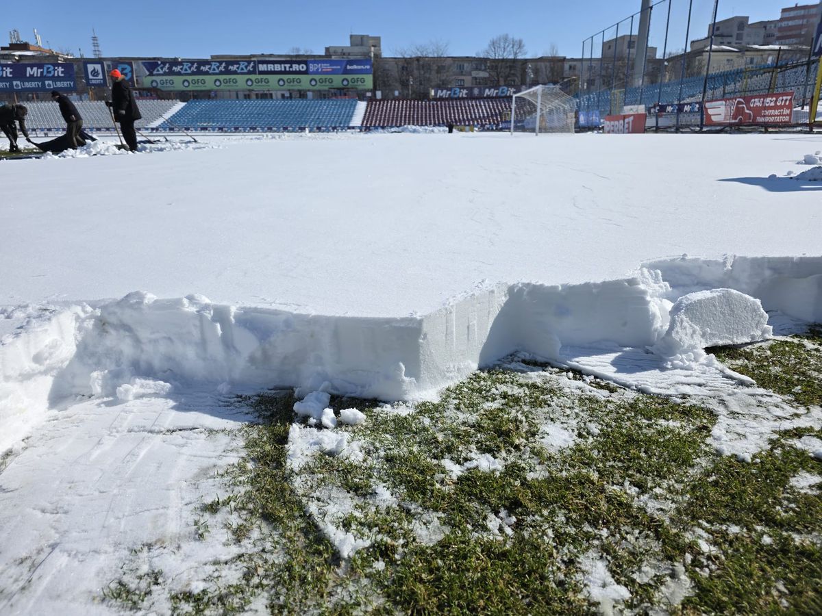 Oțelul Galați are terenul acoperit cu zăpadă
