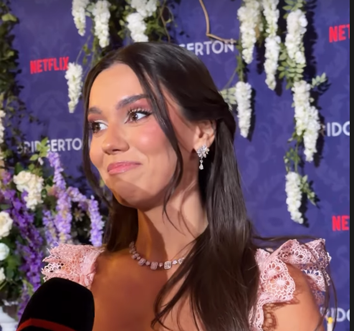 Între două „finale” pentru play-off, Bîrligea a dus-o pe Antonia la bal mascat