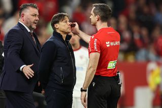 Matias Almeyda, antrenorul echipei FC Sevilla, suspendat șapte etape