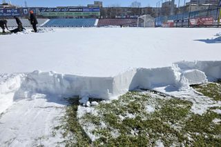 Clubul din Superliga, sub zăpadă! Își cheamă fanii cu lopata la stadion cu o zi înaintea „finalei”