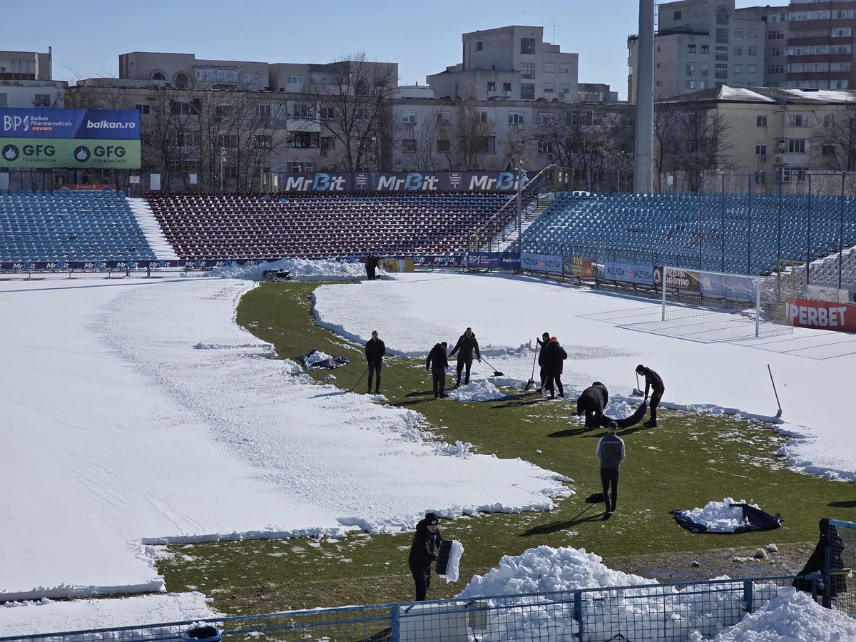 Clubul din Superliga, sub zăpadă! Își cheamă fanii cu lopata la stadion cu o zi înaintea „finalei”