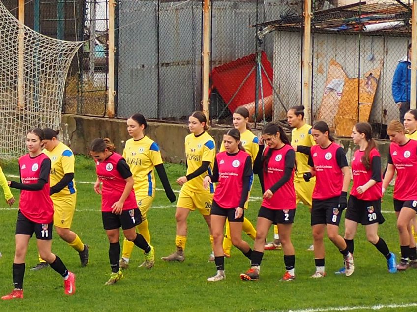 Imagini de la ACS Prahova Ploiești - Petrolul Ploiești, Estera Prunar (numărul 8)