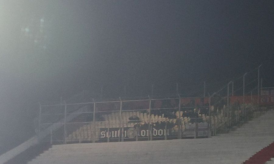 Imagini-șoc în Conference League! Suporteri „băgați la închisoare”