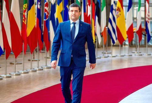 Ministrul Apărării Radu Miruță a declarat că vrea să modifice legea pentru ca Steaua să poată promova în Superliga/ foto: Facebook @Radu Miruță