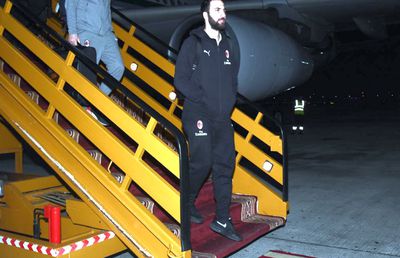 CORONAVIRUS / Poliția l-a oprit pe Higuain să plece din Italia » Cum a driblat atacantul lui Juventus autoritățile