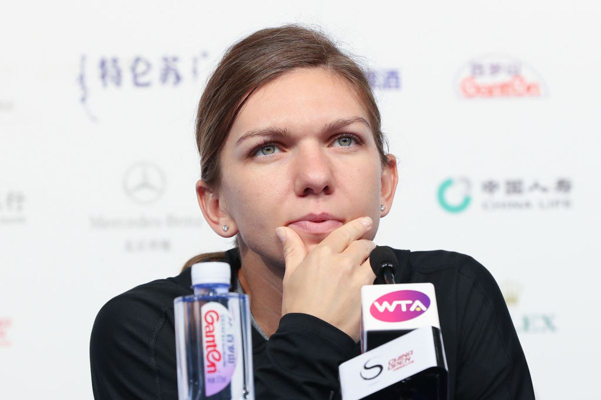 Simona Halep, fascinată de calmul unei rivale din circuit: „Nu a schițat nimic timp de două ore jumătate. Chiar glumea cu Darren”