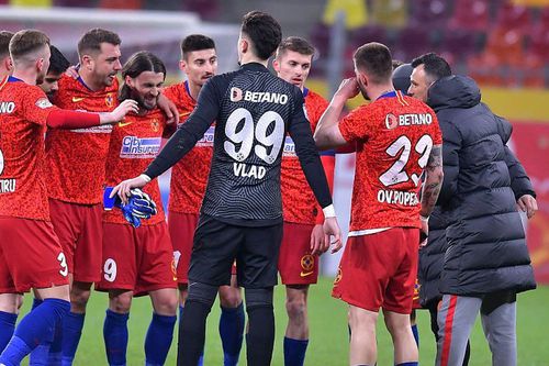 Toni Petrea, antrenorul lui FCSB, a anunțat că Ante Vukusic (29 de ani, atacant) s-a accidentat cu două zile înaintea meciului cu CFR Cluj.