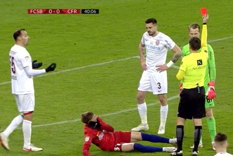 Eroare de arbitraj în FCSB - CFR Cluj: „E penalty” » Hațegan a dat „galben” pentru simulare
