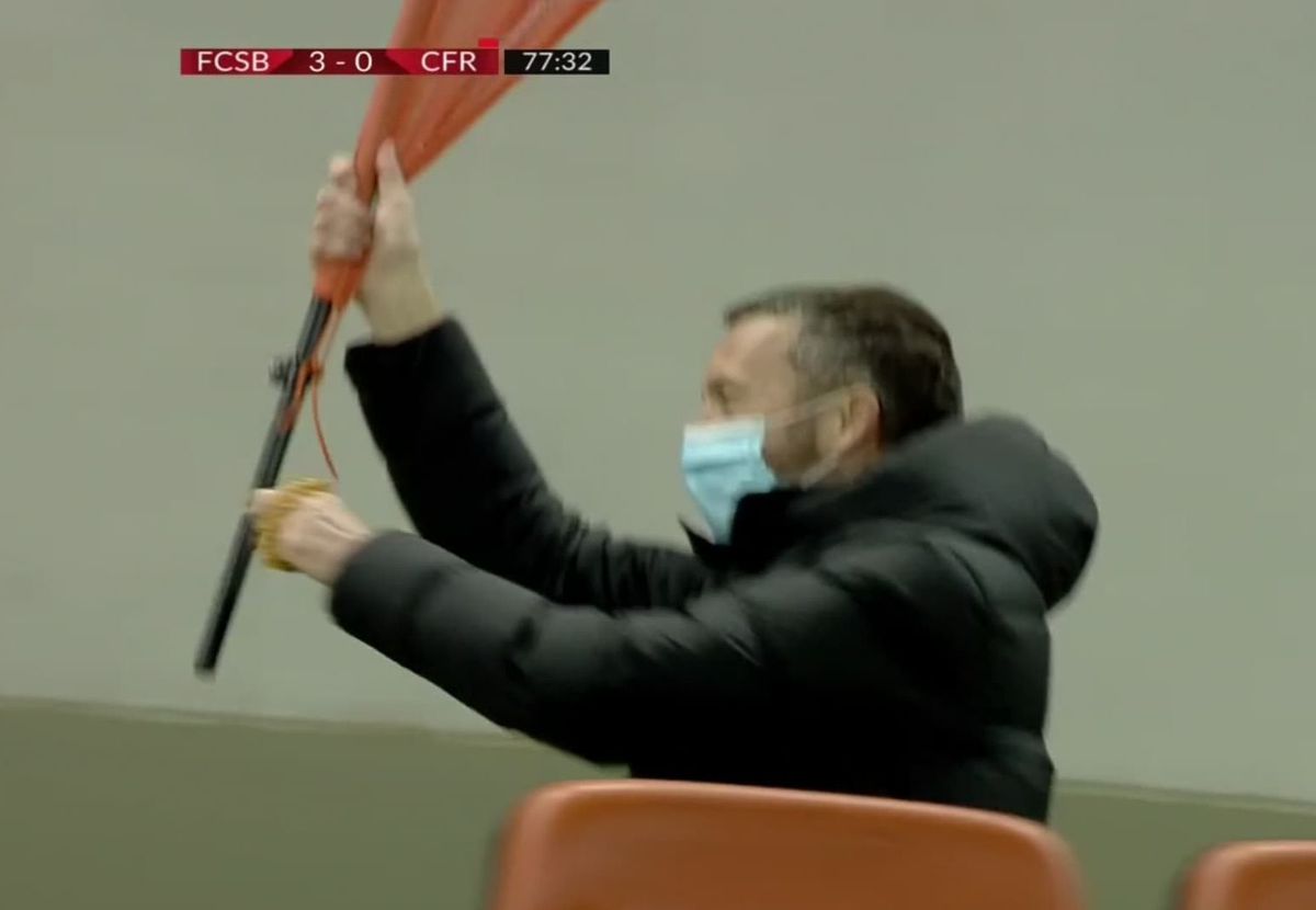 FOTO. MM Stoica s-a dezlănțuit în tribune! Imagini spectaculoase de la FCSB - CFR