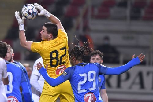 Rapid a câștigat la limită meciul cu Clinceni, scor 1-0, în runda secundă a play-out-ului Ligii 1. Andrei Ureche, 23 de ani, portarul ilfovenilor, deplânge situația echipei lui.