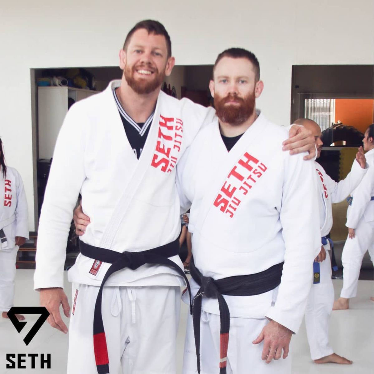 De la Chelsea, în cușcă » Fostul jucător al londonezilor luptă acum în MMA