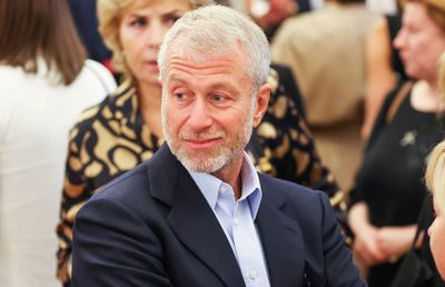 Zelenski anunță că Abramovich și alți oligarhi ruși s-au oferit să ajute Ucraina! Ce i-au transmis aceștia