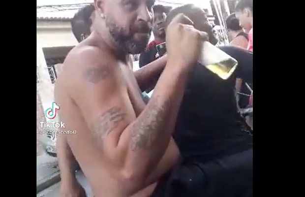 Brazilianul Adriano, de nerecunoscut » A fost surprins beat pe scuter în favelele din Rio