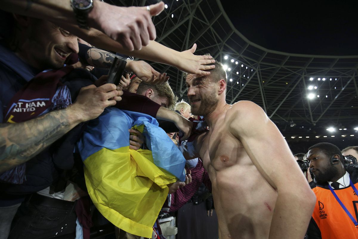 Televiziunea rusă a înlocuit imaginile cu steagurile Ucrainei pe transmisiunea live! Ce a apărut după golul marcat de Yarmolenko în West Ham - Sevilla, din Europa League